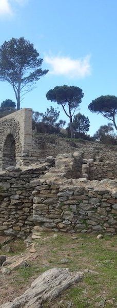 Iglesia de Santa Helena de Roda-塞尔瓦港