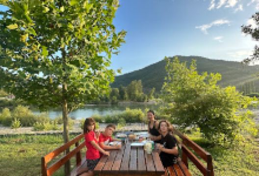 Skuraj bar restorant camping景点图片