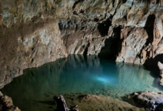 Grottoes Coconá景点图片