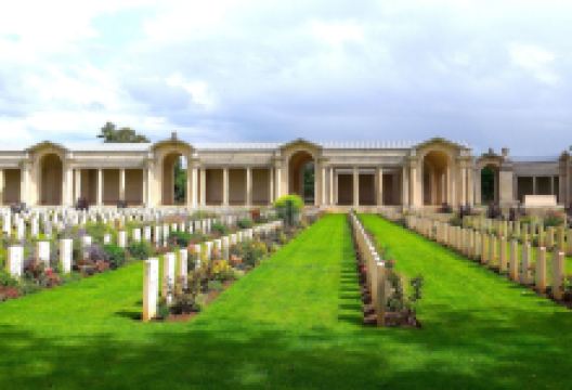 Faubourg-d'Amiens Cemetery景点图片