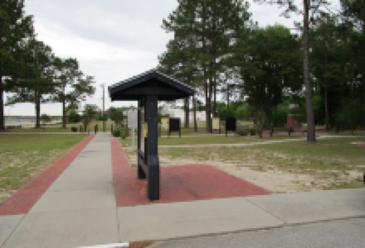 Tuskegee Airmen Memorial景点图片