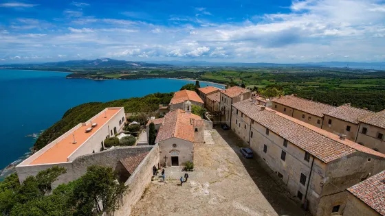 Torre medievale di Populonia e Rocca degli Appiani
