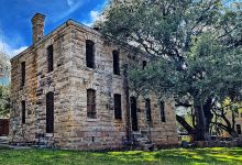 Sutton County Courthouse景点图片