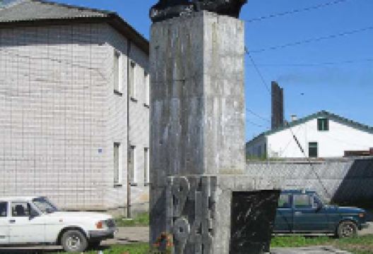 Обелиск памяти рабочих лесозавода №45 (ООО «Харовсклеспром»),景点图片