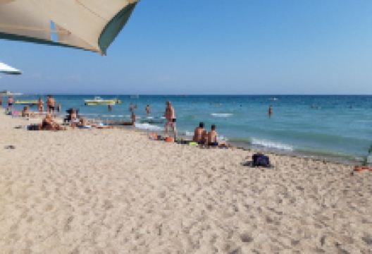 Lazurny Bereg Beach景点图片