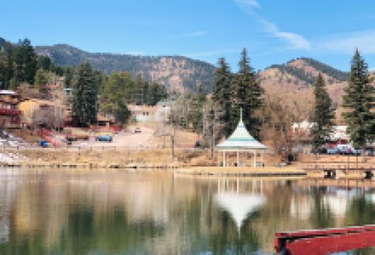 Crystal Trailhead景点图片