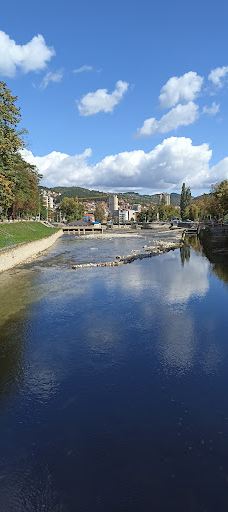 City Beach-乌日策