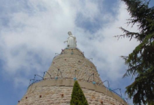 哈里萨圣母像景点图片