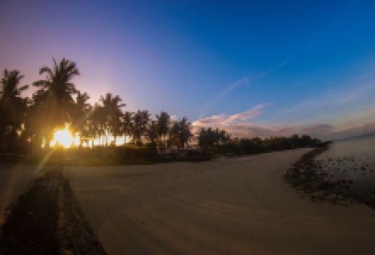 Borromeo Beach Resort景点图片