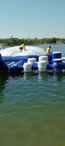 Rukkel-tó Waterpark-塔基索尼