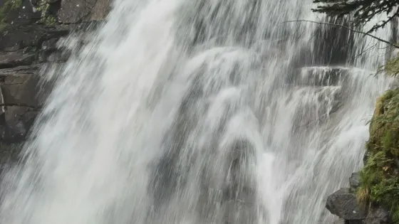 普朗三疊瀑