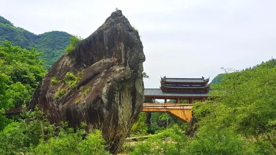 外屯鄉蛙巖景區