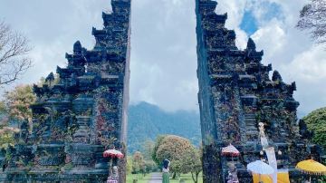 Handara Iconic Gate