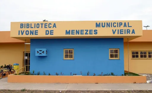 Ivone de Menezes Vieira Memorial / Municipal Library