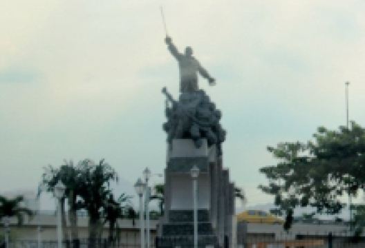 Monumento a Eloy Alfaro景点图片
