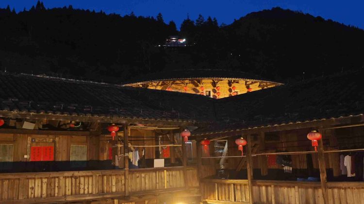 6-Day Xiamen + Wuyi Mountain + Nanjing Tulou + Gulangyu Island