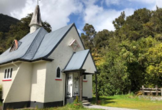 Our Lady Of The Alps - Catholic Church景点图片