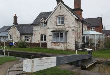 Wardle Canal (UK shortest canal)景点图片