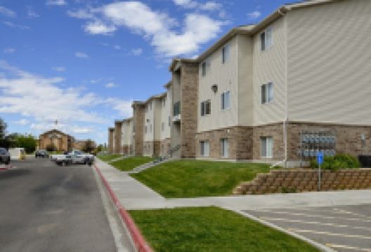 Cougar Court Apartments景点图片