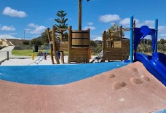 Amberton Beach Pirate Park景点图片