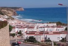 Salema Beach景点图片