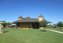 Hearne Railroad Museum Depot景点图片
