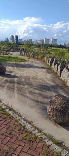 Park Gabriel Chucre-巴鲁埃里