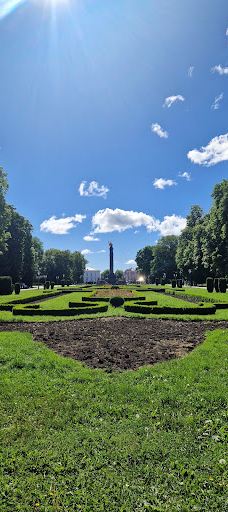 Eagle monument-Poltavs'ka city council