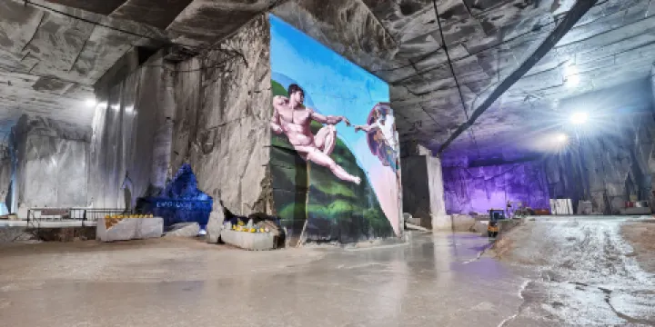 Cava di Marmo al Coperto di Fantiscritti Carrara