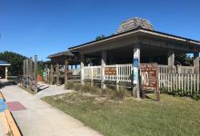 Bicentennial Beach Park景点图片