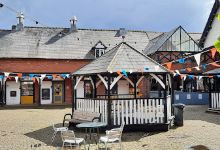 Blakemere Craft Centre景点图片