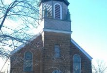Holy Cross Catholic Church景点图片