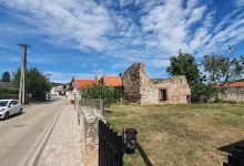 Kövesdi Szent Miklós templomrom景点图片