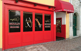 Dancing Cabaret Moulin Rouge