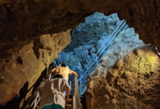 Nanatsugama Limestone Cave景点图片