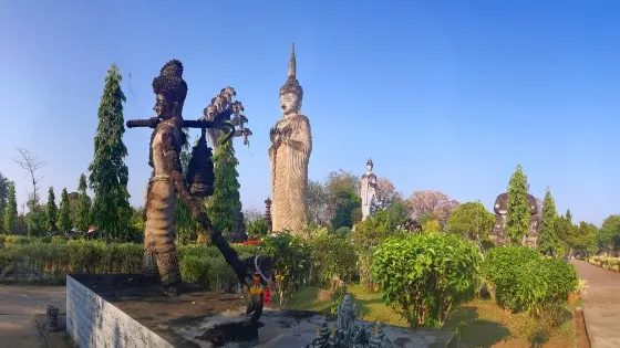薩拉鬼窟佛雕塑公園