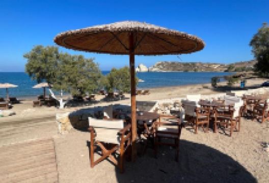 Mavrospilia Beach景点图片