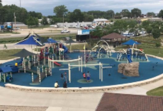 Away Sis Park景点图片