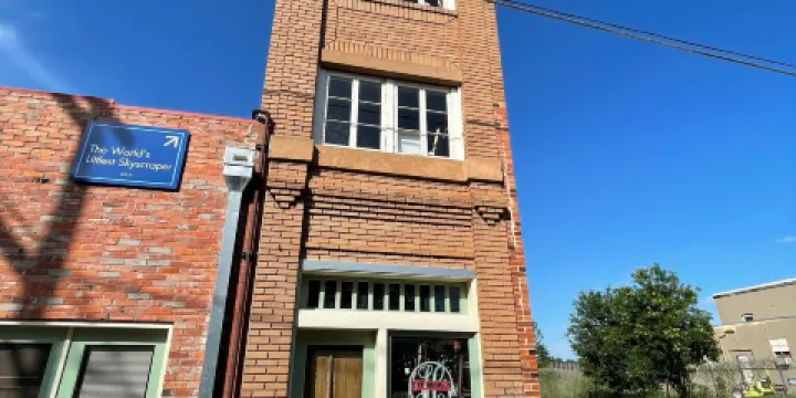 The World's Littlest Skyscraper