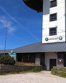 Poledník-普拉斯利