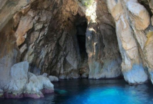 Pirate's Cave景点图片