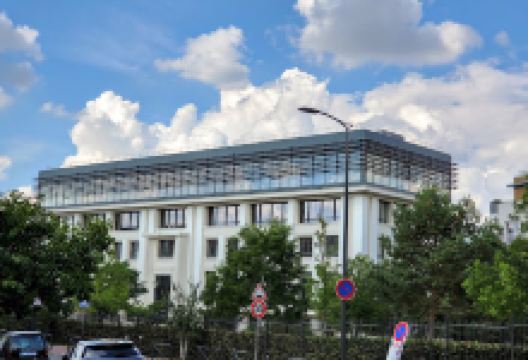 Emile Dewoitine Garden景点图片