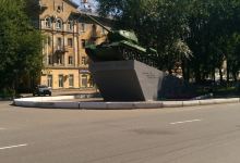 Tank T-34 Monument to the Heroic Work of Kirov residents景点图片