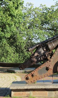 Historic cannon Val-Chernihivs'ka city council