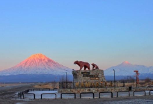 Monument Russia Begins Here景点图片
