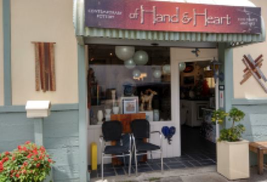 Of Hand & Heart景点图片