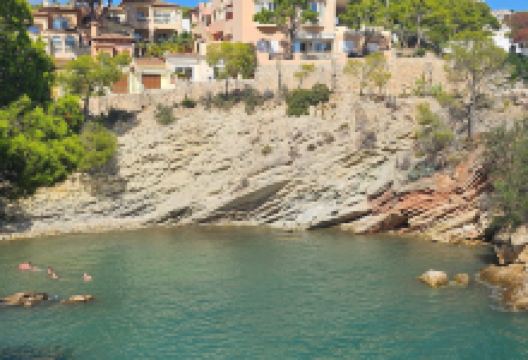 Cala Fornells景点图片