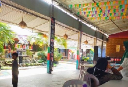 Fish Garden Blitar景点图片