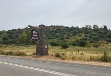 Maple Bear Monument景点图片