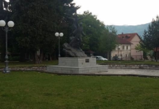Monument to the Fallen Soldiers景点图片